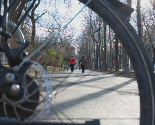 Fußgänger durch Hinterrad eines Fahrrads