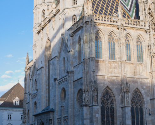 Stephansdom mit Menschenmenge