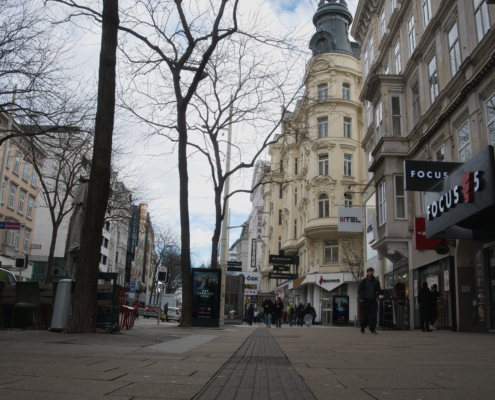 Mariahilferstraße bodennahe fotografiert