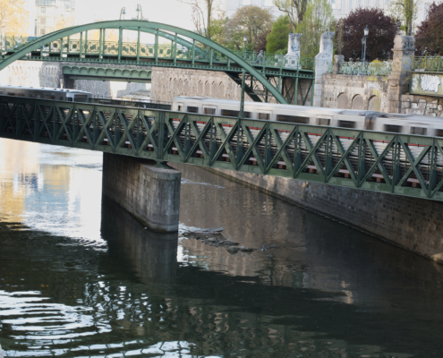 DSC_10309 - NIKON Z50_2 - 35mm - 1_20s - f_7,1 - ISO-100 Alte und neue U4 begegnen sich auf der Brücke