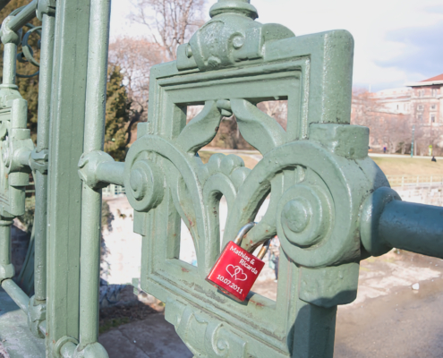 Kellerschloss am Brückengelände