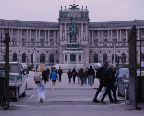 DSC_12126 - NIKON Z50_2 - 35mm - 1_200s - f_3,2 - ISO-160 Hofburg bei Dämmerung