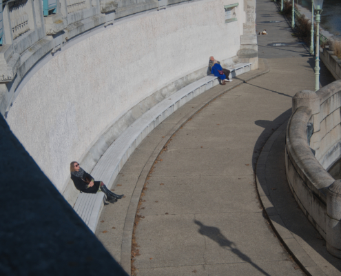 Sonnende Personen im Stadtpark