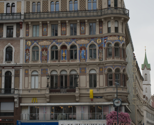 Haus mit bunter Fasade nähe Stephansplatz